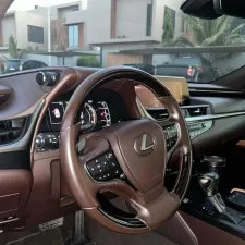 2020 Lexus ES