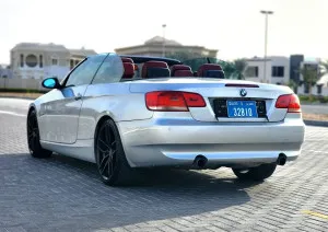 2009 بي أم دابليو الفئة - 3