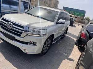 2017 تويوتا لاند كروزر in dubai