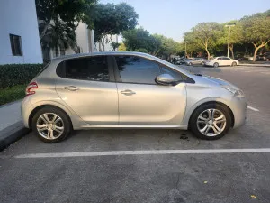 2013 Peugeot 208