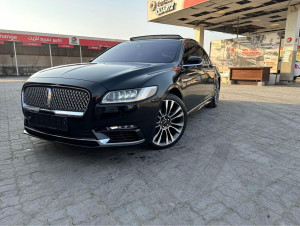 2017 Lincoln Continential in dubai