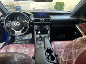 2017 Lexus IS
