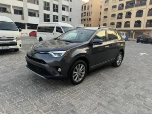 2017 تويوتا راف ٤ in dubai