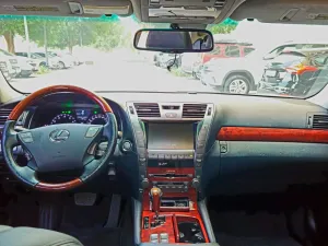 2007 Lexus LS 460