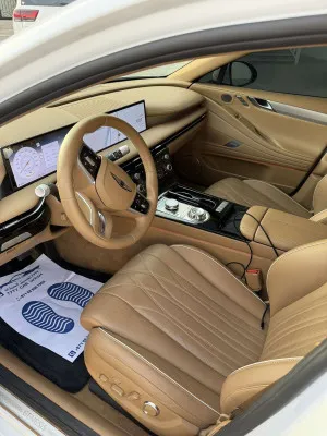 2025 Genesis G80