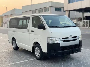 2014 تويوتا هياس in dubai