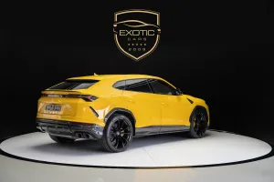 2020 Lamborghini URUS