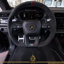 2025 Lamborghini URUS