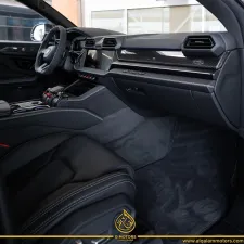 2025 Lamborghini URUS