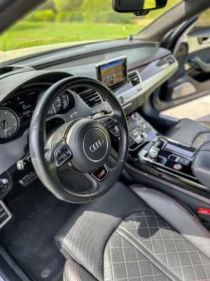 2017 اودي اس ٨