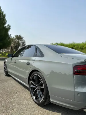 2017 اودي اس ٨