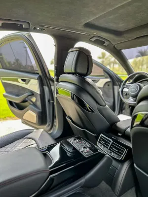 2017 اودي اس ٨