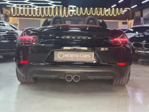 2022 بورش 718