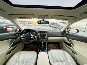 2011 لكزس اي اس