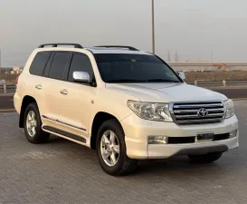 2010 تويوتا لاند كروزر in dubai