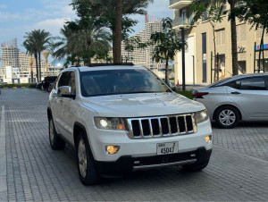 2013 Jeep Grand Cherokee in dubai