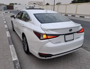 2023 Lexus ES