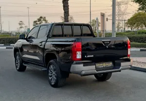 2025 Mitsubishi L200