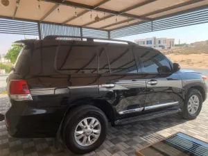 2009 تويوتا لاند كروزر in dubai