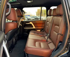 2018 Toyota Land Cruiser