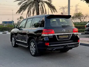 2018 Toyota Land Cruiser