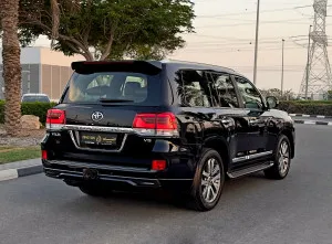 2018 Toyota Land Cruiser
