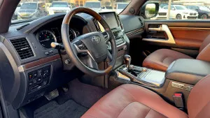 2018 Toyota Land Cruiser