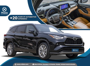 2023 Toyota Highlander in dubai