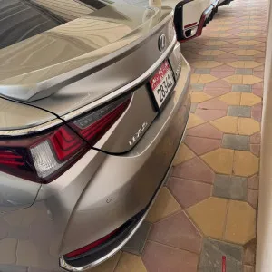 2019 Lexus ES