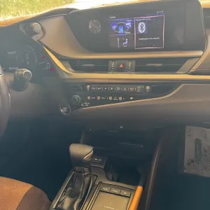 2019 Lexus ES