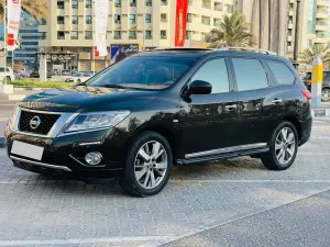 2015 نيسان باثفايندر  in dubai
