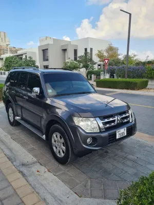 2014 ميتسوبيشي باجيرو in dubai