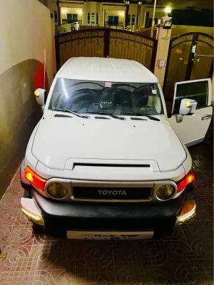 2013 تويوتا أف جي كروزر in dubai