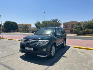 2011 Toyota Land Cruiser in dubai