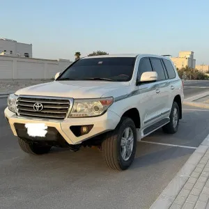 2013 Toyota Land Cruiser in dubai