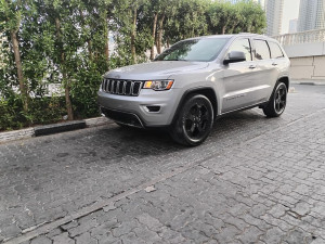 2017 Jeep Grand Cherokee in dubai