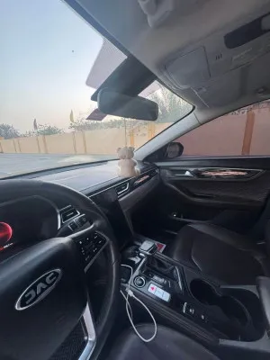 2023 JAC J7