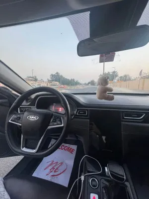 2023 JAC J7