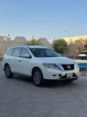 2013 نيسان باثفايندر 
