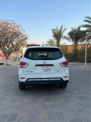2013 نيسان باثفايندر 