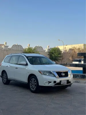 2013 نيسان باثفايندر 