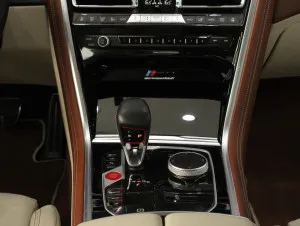 2022 BMW M8