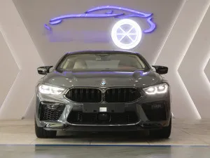 2022 BMW M8