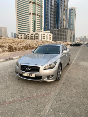 2011 Infiniti M37 in dubai