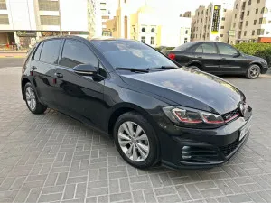 2019 فولجس فاجن جولف in dubai