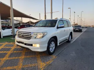2011 Toyota Land Cruiser in dubai
