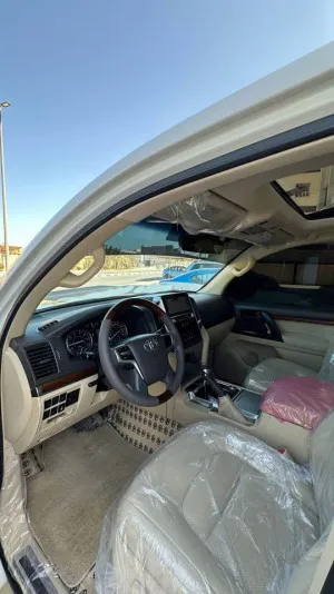 2017 Toyota Land Cruiser