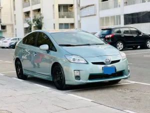 2014 Toyota Prius in dubai