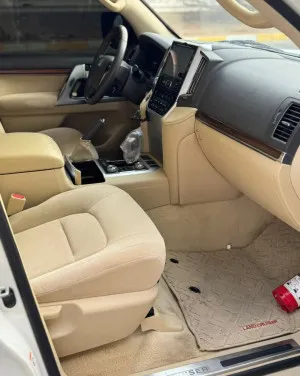 2017 Toyota Land Cruiser