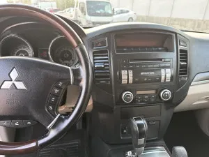 2013 Mitsubishi Pajero